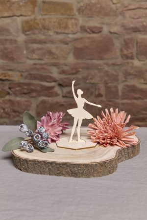 Personalisierbare Geldgeschenk Idee für Geburtstag, Kindergeburtstag, Tänzerin, aus Holz mit Ballerina arm nach oben